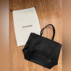 CUYANA Classic Leather Zipper Tote, Black